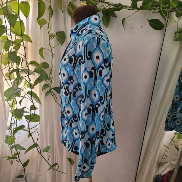 EUC Ann Taylor loft Sheer Print cool Monochromatic Blue Top size 6 Maximalist - Picture 2 of 8